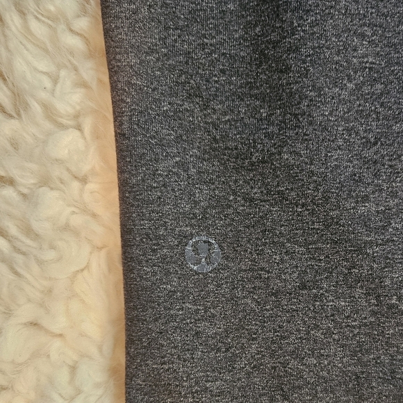 Lululemon Athletica Kneelength Wideleg Charcoal Athletic Shorts - Picture 6 of 8